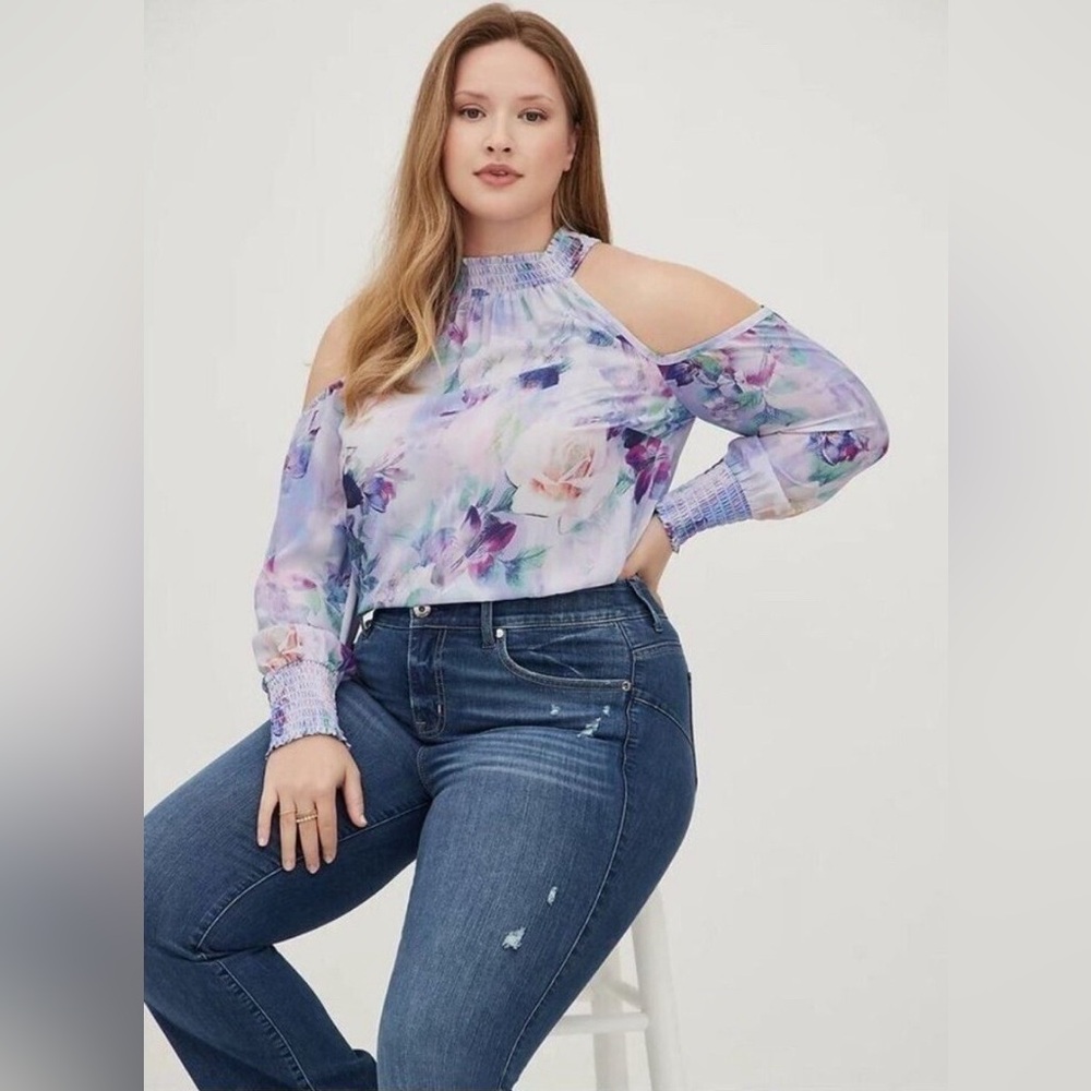 Torrid Georgette Smocked Neck Cold Shoulder Blouse Purple Floral Size 0